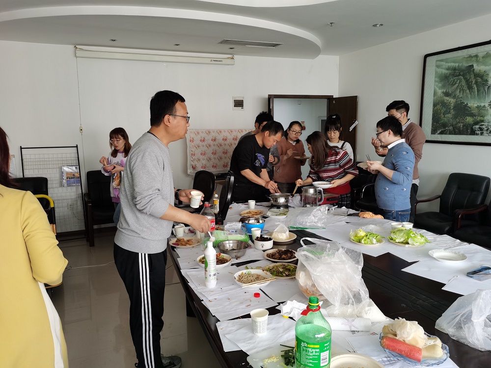 努力工作，努力學習，努力生活！